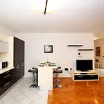 Gallery *